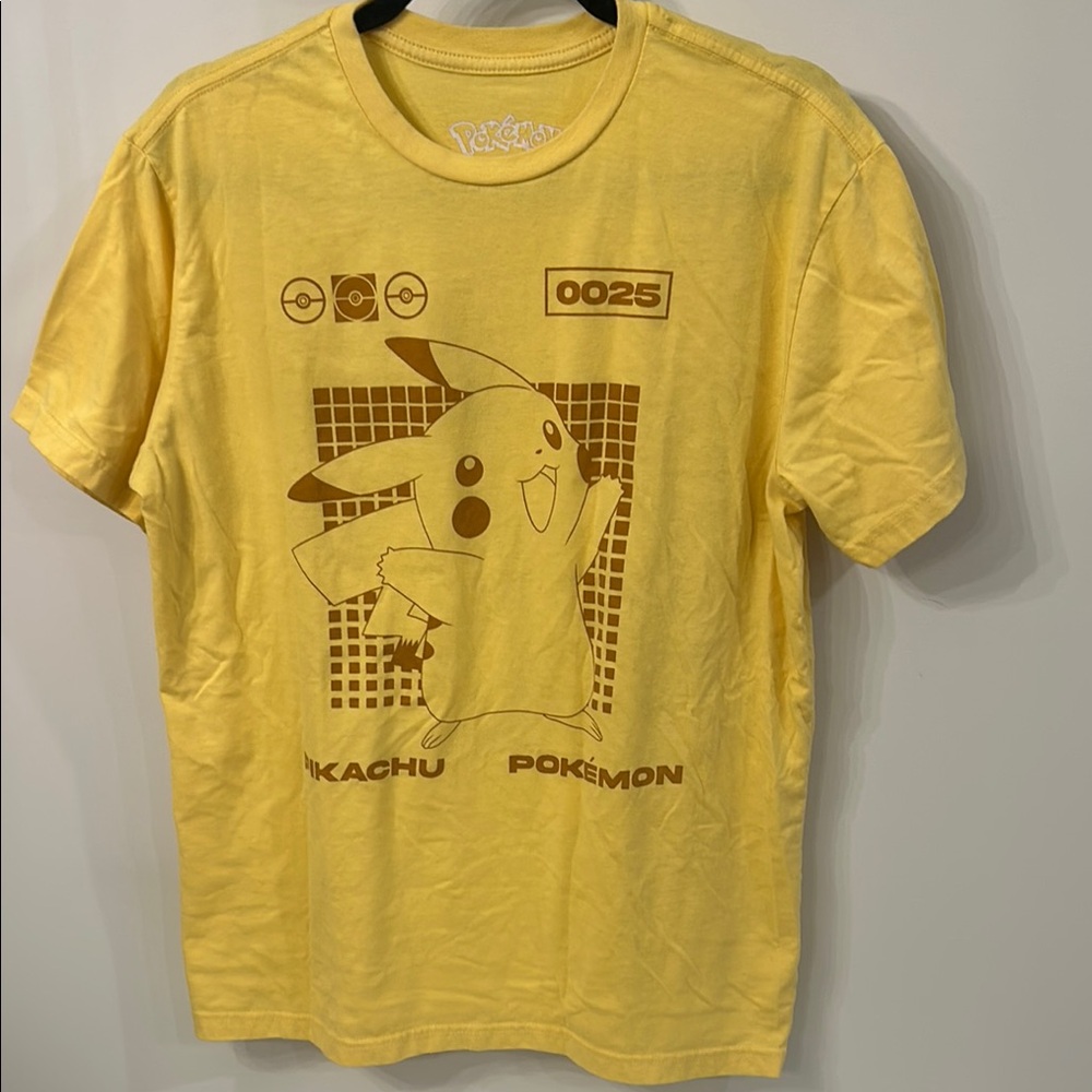 Pokemon Pikachu Yellow T-Shirt adult size L
